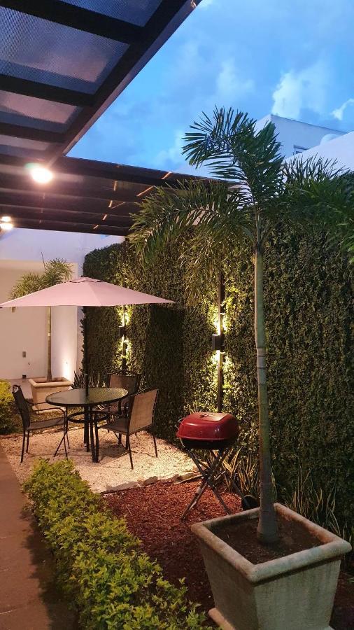 梅里达Casa Hector, Con Jacuzzi, Cerca Del Foro Gnp.别墅 外观 照片