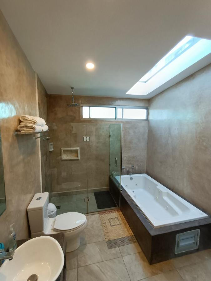梅里达Casa Hector, Con Jacuzzi, Cerca Del Foro Gnp.别墅 外观 照片