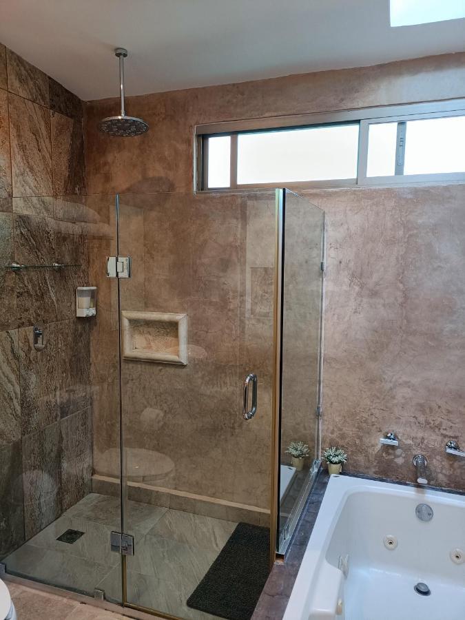 梅里达Casa Hector, Con Jacuzzi, Cerca Del Foro Gnp.别墅 外观 照片